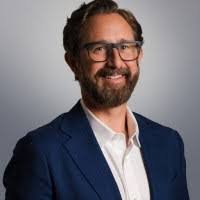 Robin Shouse's Instagram, Twitter & Facebook