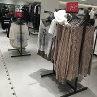Lojas renner s.a., together with its subsidiaries, operates as a fashion and lifestyle company in brazil, uruguay, and. Lojas Renner Clothing Store