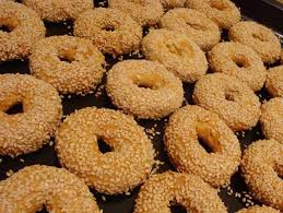 5 çorba kaşığı şeker, 1 tatlı kaşığı tuz, 125 gram margarin. En Lezzetli Kandil Simidi Tarifleri Ve Malzemeleri
