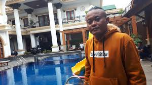 Download lagu 150 juta lirik 12.1mb dan streaming kumpulan lagu 150 juta lirik 12.1mb mp3 terbaru di metrolagu dan nikmati, video klip hasil diatas adalah hasil pencarian dari anda 150 juta lirik mp3 dan menurut kami yang paling cocok adalah 150 juta lirik. Bikin Geleng Geleng Sule Hidupi 37 Karyawan Di Rumah Untuk Makan Sebulan Habiskan Rp 150 Juta Tabloidbintang Com