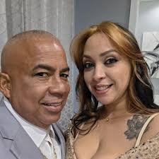 michaelflorees & @jlexispr2 participan en el concierto de @elviscrespolive  en el choli y @jlexispr2 sorprende cantando “Tatuaje”. #MoluscoNews