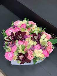 Big heart boxes for flowers. Impressive Flower Design In Heart Shaped Box
