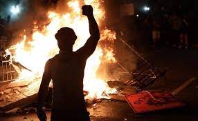 George Floyd death: Washington DC hit by violent protests - BBC News