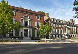 In 1994, jeff bezos quit his job at a new york hedge fund and drove across the country to the seattle suburbs, where he rented a house and started building the company that became amazon out of its. Jeff Bezos Washington D C House Photos See Inside Amazon Ceo S Home