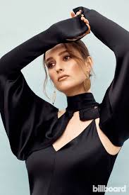 Banks Billboard Banks Singer Singer Fashion Wise