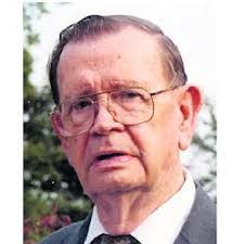 Kerri Squires's Instagram, Twitter & Facebook