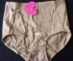 Protubérances graisseuses situées sur les hanches et le haut des cuisses (cf. Culotte Slip Tanga