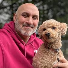 Jerry Earp's Instagram, Twitter & Facebook