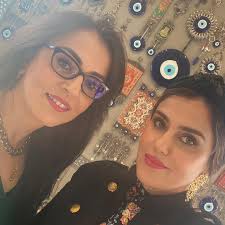 Lovely evening with family friends my parents have known for years and  decades 🥰 I admire the respect, loyalty and love in this group.