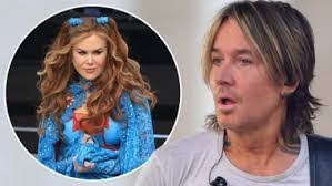 Sarah Hooke's Instagram, Twitter & Facebook