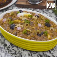 Usando moldes navideños podemos sorprender con una figura diferente cada día, o podemos aquí tenéis una selección de 24 recetas de dulces caseros para rellenar vuestro calendario de adviento. Kwa Relleno Navideno Facebook