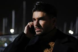 Tolgahan Sayışman ha aggiunto una...