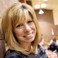 Yvette Lyons (@vette_lyons)