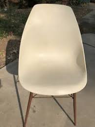 Create an inviting atmosphere with new living room chairs. Mid Century Sam Alvedon For Alladin Plastic Molded Chair White Mcm Ebay