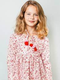 Haarschnitt Madchen Schulterlang Wellen Seitenscheitel Madchen Haarschnitt Kinderhaarschnitt Madchen Kinderhaarschnitte