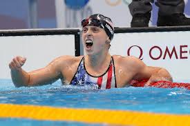 Despite her stroke tying up at the end, walsh held on for the win, touching in 2:09. Sriikuemazglm
