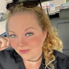 HUGE MISSISSIPPI HAIR is kinda my thing. Everyday someone asks me how I do  my hair and now I'm sharing my secrets! BONUS: I've added some dating  advice in this clip 😂