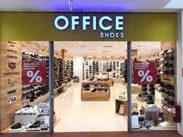 The center includes around 90 stores and a multiplex with eight screens. BacÄu Shops Magazine Magazin Online De Incaltaminte Multibrand