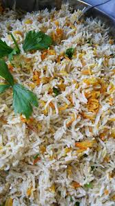 Kemudian toskan 2 1/2 cawan air 1 paket rempah beriani maggi 2 helai daun. Resepi Nasi Beriani Kukus Dengan Ayam Sambal Padu Boleh Buat Sendiri Dirumah Daily Masak