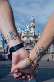Mit 0 von 5 sternen bewertet. Mickey Minnie Anniversary Tattoos Mickey Tattoo Couple Tattoos Married Couple Tattoos