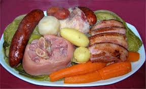 Un Superbe Plat De Potee Au Chou Pour Les Repas D Hiver Ingredients Pour 4 Personnes 1 Chou Vert F Recettes De Cuisine Potee Aux Choux Recette Potee