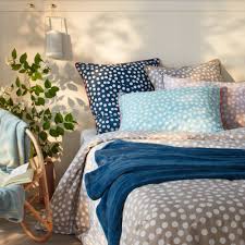 Linge De Lit Douillet Avec L Intemporel Motif A Pois Lingedemaison Lingedelit Chambre Lit Deco Bouchara Home Bed Blanket