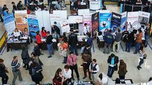 În capitală a avut loc duminică târgul de joburi pentru studenţi. 5 000 De Joburi Puse Pe Masa La Targul De La Sala Palatului Saptamana Financiara