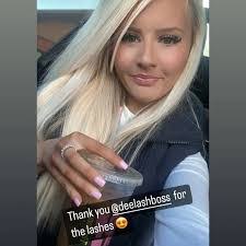 Danielle Bartlett's Instagram, Twitter & Facebook