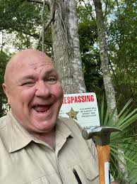 Marking your territory and making a statement……… get off my lawn 😂😂😂😂