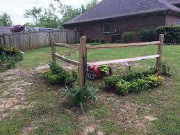 Fall 2013 so here is a cute idea to make if you have some old barn lumber, or any old lumber for that matter, laying around. The Superior Concepts Of Accent Fence For Your Homes Fence Landscaping Privacy Fence Landscaping Front Yard Landscaping