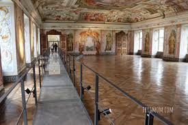 For example, the state bedroom is decorated much richer, with unique embroidery and meissen porcelain. Germany Travel Herreninsel Herrenchiemsee Palace