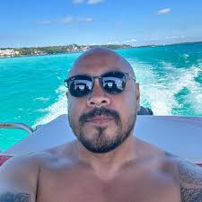 Knee mandala finished in one session! #kneetattoo #mandalatattoo  #geometrictattoo #geometrictattoos #geometricart #patterntattoo #pattern  #wesche #tattooer #houston #houstontexas #texastattooartist