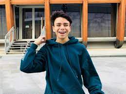 Luciano spinelli is an italian musical.ly (now known as tiktok) (now known as tiktok) star and social media sensation. Luciano Spinelli Piccolo Re Dei Social Corriere It