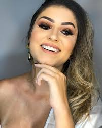 Anna Tadini's Instagram, Twitter & Facebook