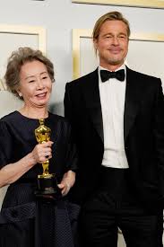 Juli 1982 in bel air, kalifornien), später verheiratete alma hitchcock, war eine britische drehbuchautorin und filmeditorin sowie von 1926 bis zu seinem tod 1980 die ehefrau des regisseurs alfred hitchcock Brad Pitt Frecher Seitenhieb Von Oscar Gewinnerin Yuh Jung Youn Gala De