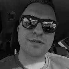 Zusammen mit der LTS (Landtechnik Schönebeck) entwickelte Deutz-Fahr seinen  Feldhäcksler vom Typ Gigant 400. Sowohl der Fahrantrieb, das  Vorpressaggregat, als auch die Vorsatzgeräte des Deutz-Fahr Gigant 400  wurden hydraulisch angetrieben. Unter dem