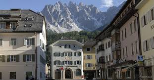 Scopri l'alta pusteria e i suoi paesi di sesto, moso, san candido, versciaco, dobbiaco, villabassa e braies. San Candido In Val Pusteria Provincia Di Bolzano