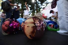 Dan beca especial a 753 hijos de víctimas de desaparición, homicidio y  feminicidio