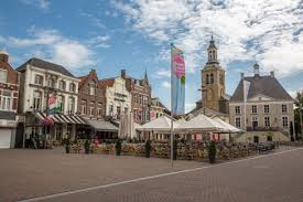 Are listed below distance from roosendaal to eindhoven 71 km, to tilburg 43 km, to breda 22 km. Roosendaal Informatie