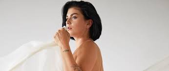 Roxeanne hazes (pop singer) was born on the 18th of january, 1993. Roxeanne Hazes Treedt Op In Haar Ondergoed Fhm