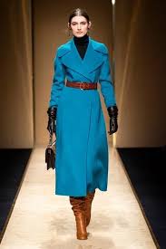 Discover the new fall/winter collection 2020. Luisa Spagnoli Fall 2020 Ready To Wear Collection Coat Fashion Fashion Fashion Wear