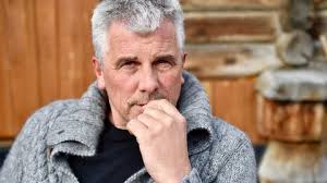 Christian ringnes kjærlighet til lotte birgitta inger ble kjent i 2012, da sistnevnte var med investoren på den røde løperen til premieren av «the showgirls must go on». Gjovik Kjendiser Lotte Birgitta Inger Og Christian Ringnes Er Forlovet