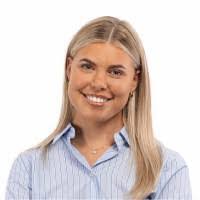 Emily Lindley's Instagram, Twitter & Facebook