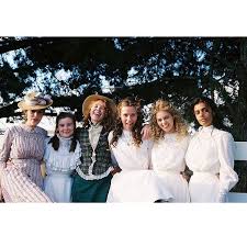 смотреть сериал тысяча и одна ночь в хорошем качестве Piknik U Visyachej Skaly Picnic At Hanging Rock 2018 Serial Detektiv Picnic At Hanging Rock Musical Movies Lily
