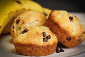 Recette De Mini Muffins Legers A La Banane Approuves Par Mila Muffin Leger Recette Muffin Banane Mini Desserts