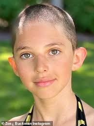 Cleo is the only child for exes david, 53, and engish artist, zoe buckman. David Schwimmer S Non Conformist Daughter Cleo 9 Gets Head Shaved Daily Mail Online