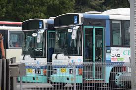 ざっしー Pa Twitter アクセス急行車庫 千葉交通のrjと富士急の1mはともかく 京都バスの7eがいるとは