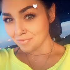 Taylor Vos's Instagram, Twitter & Facebook