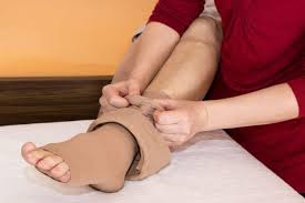 Oct 16, 2018 · upon waking, wash your face with cool water to reduce swelling. What Is Edema Causes And Treatment Familydoctor Org