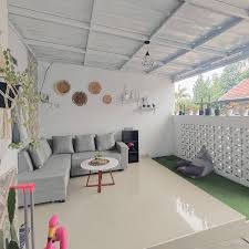 Check spelling or type a new query. 13 Desain Teras Depan Rumah Yang Disulap Jadi Ruang Tamu Cantik